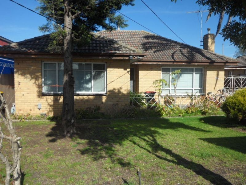61 McIntosh Street, Airport West VIC 3042