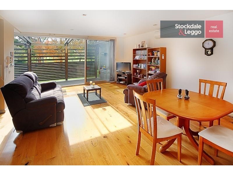 1/25 Winifred Street, Essendon VIC 3040