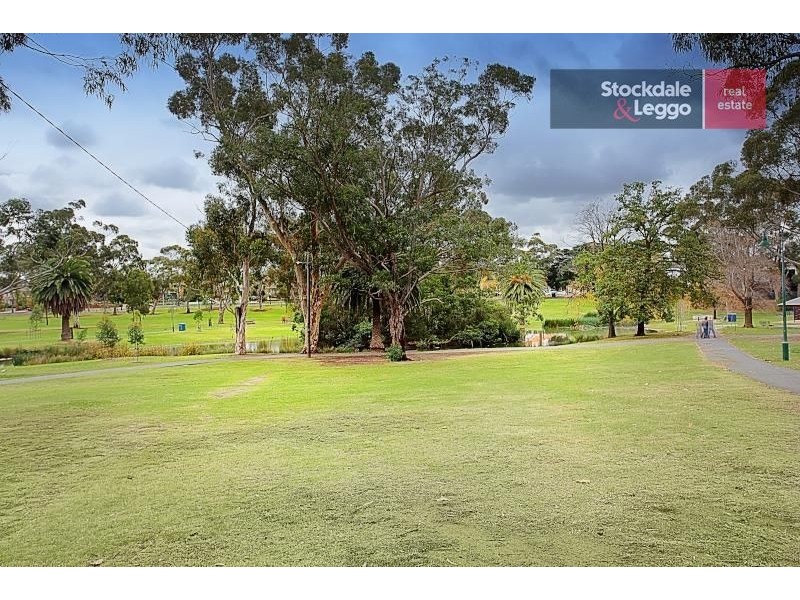 1/25 Winifred Street, Essendon VIC 3040