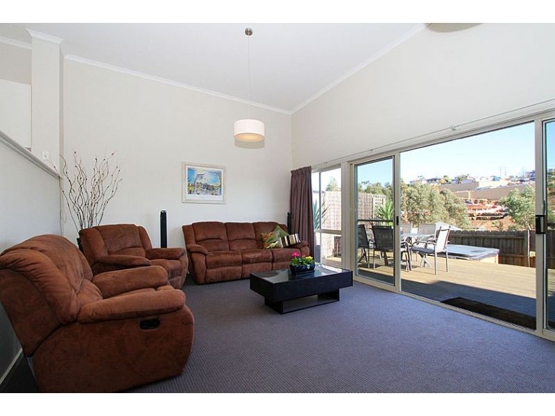 17/77 Coghlan Street, Niddrie VIC 3042