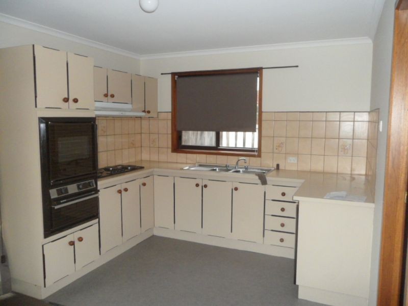 9/76-80 Parer Road, Airport West VIC 3042
