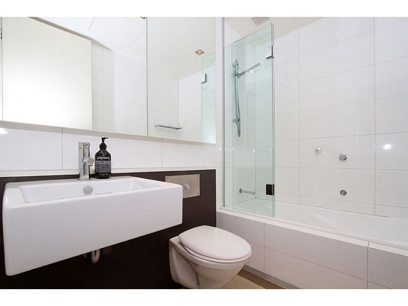 12 Little Dryburgh Street South, North Melbourne VIC 3051