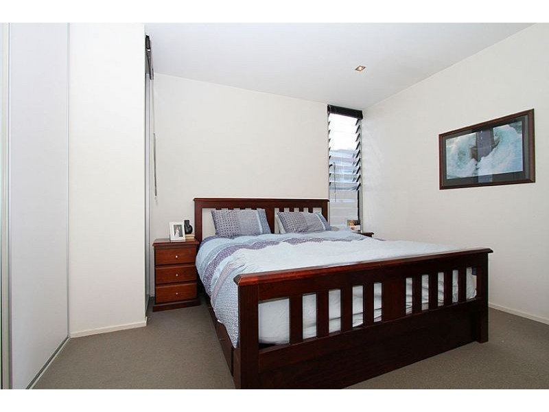 12 Little Dryburgh Street South, North Melbourne VIC 3051