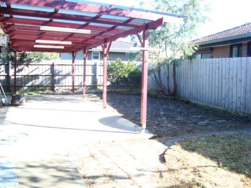 1 Harcourt Crescent, Gladstone Park VIC 3043