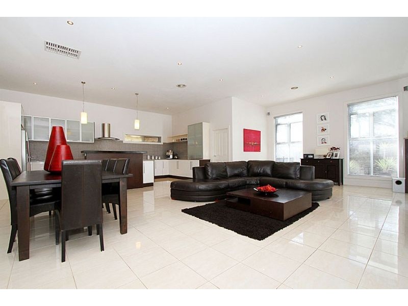 6 Raymond Court, Keilor VIC 3036