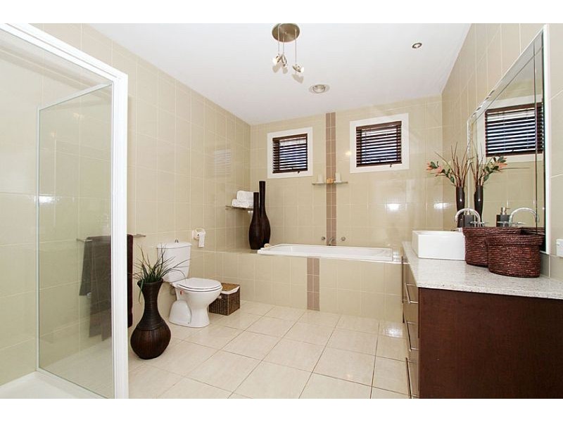 6 Raymond Court, Keilor VIC 3036