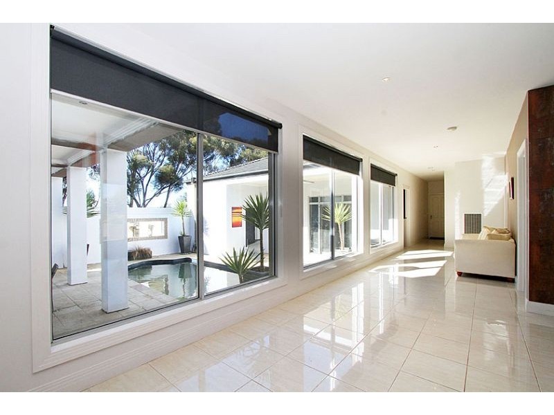 6 Raymond Court, Keilor VIC 3036