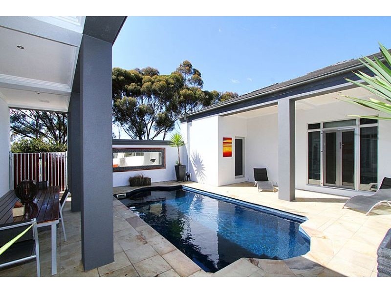 6 Raymond Court, Keilor VIC 3036