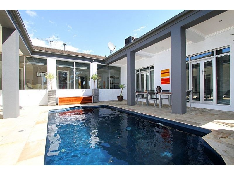 6 Raymond Court, Keilor VIC 3036