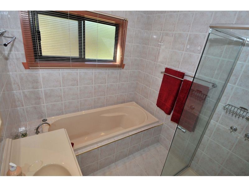 Warana/5 Court, Glenroy VIC 3046