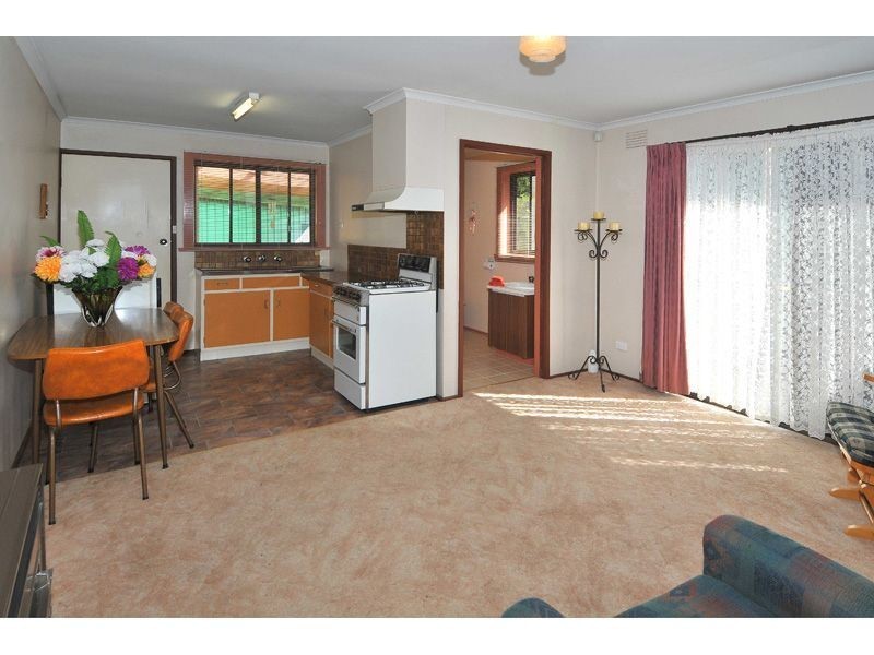 Warana/5 Court, Glenroy VIC 3046