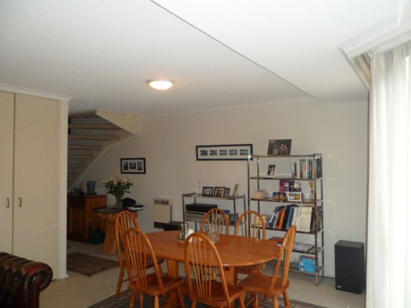 14/27 Queens Road, Melbourne VIC 3000