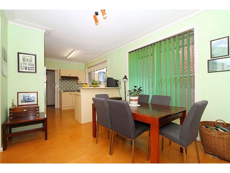 8 Pamela Avenue, Keilor East VIC 3033