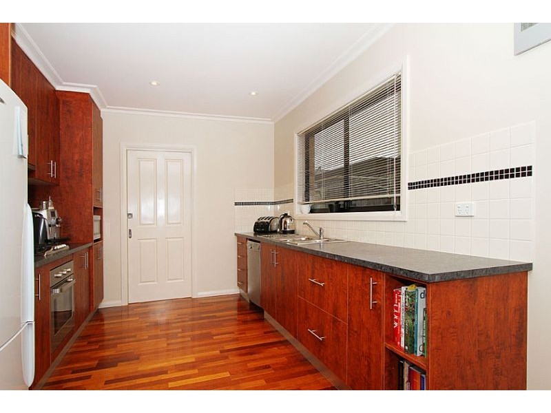 2/12 Cooper Street, Essendon VIC 3040