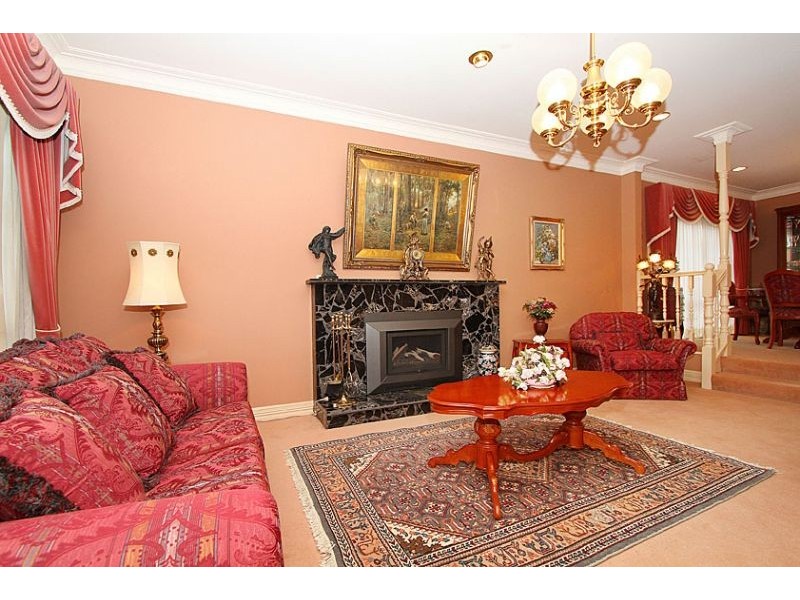 46 Rutherglen Way, Taylors Lakes VIC 3038