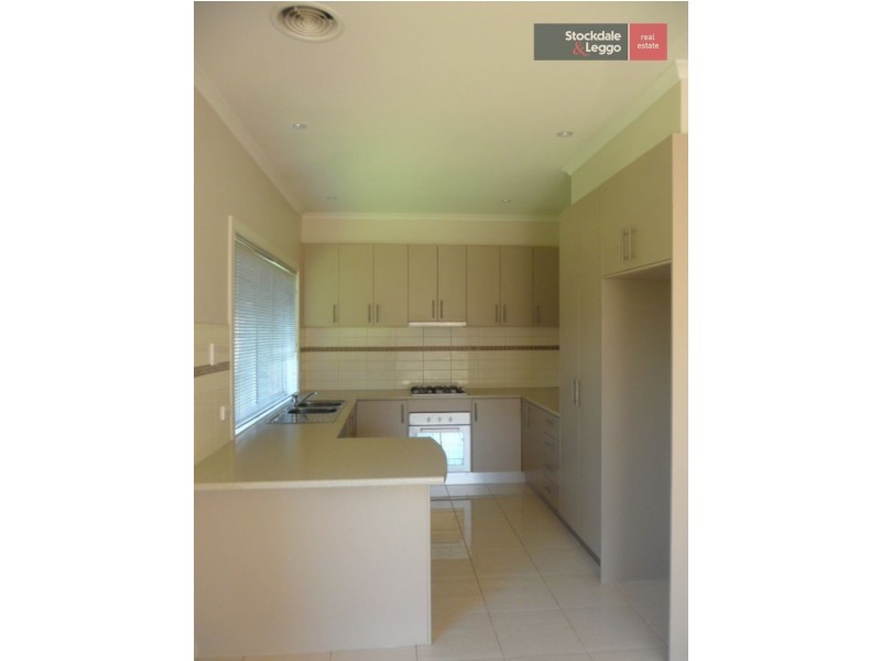 3/1A Thorogood Court, Taylors Lakes VIC 3038