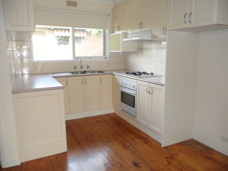 17/16-20 Laurence Avenue, Airport West VIC 3042