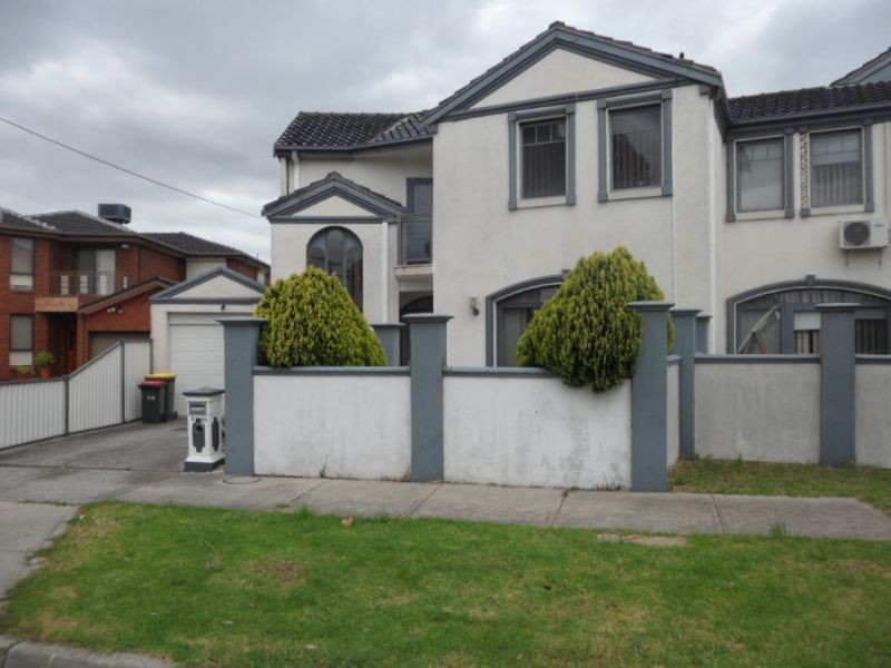 2/40 Orleans Road, Avondale Heights VIC 3034