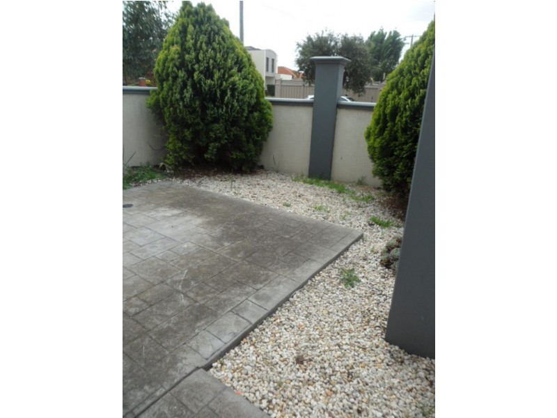 2/40 Orleans Road, Avondale Heights VIC 3034