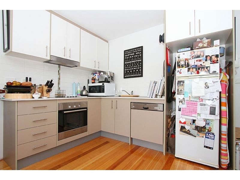 5/30 Pin Oak Crescent, Flemington VIC 3031