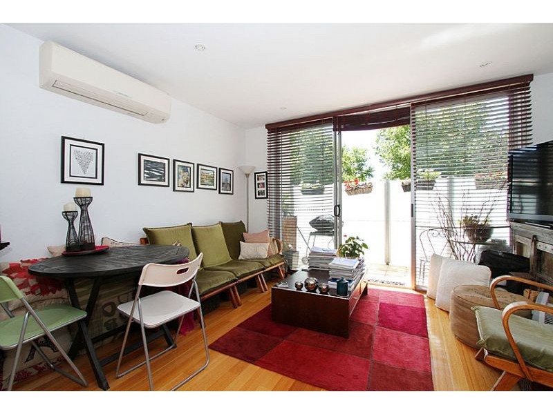 5/30 Pin Oak Crescent, Flemington VIC 3031