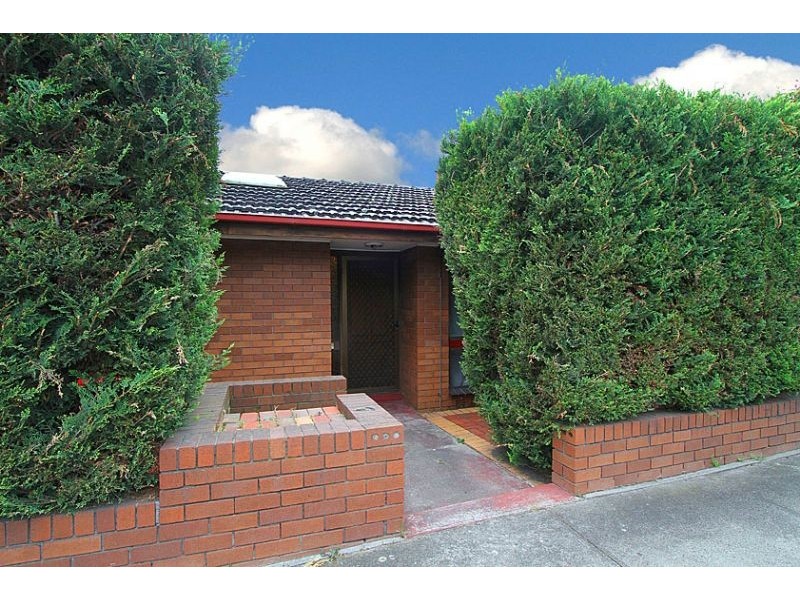 2/227 Buckley Street, Essendon VIC 3040