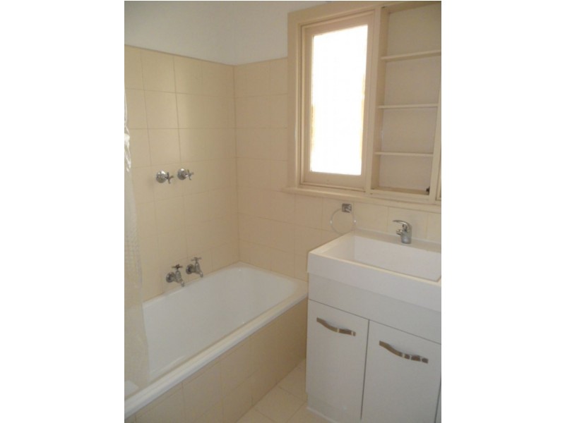 16 Highridge Crescent, Airport West VIC 3042