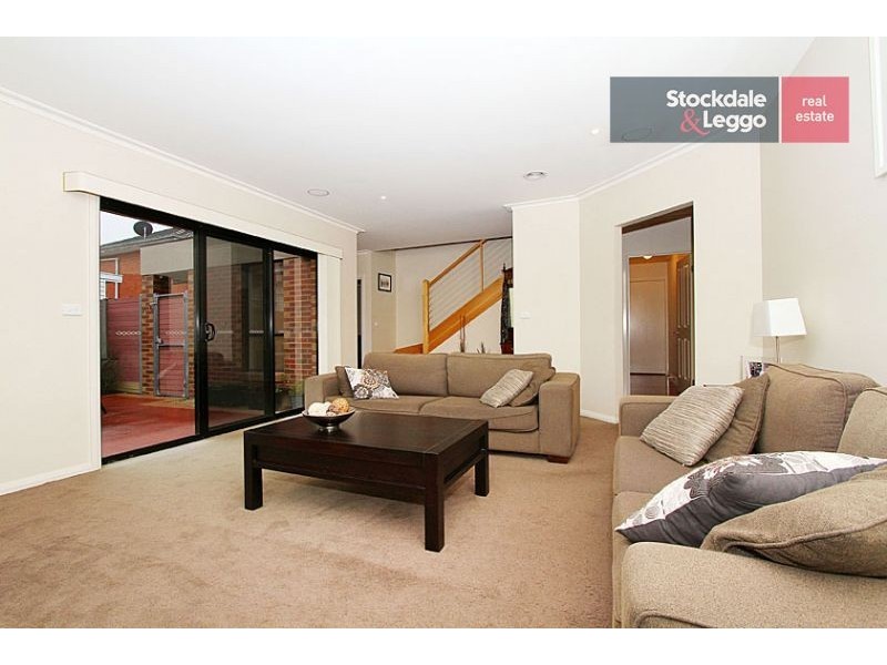 2/12 Cooper Street, Essendon VIC 3040