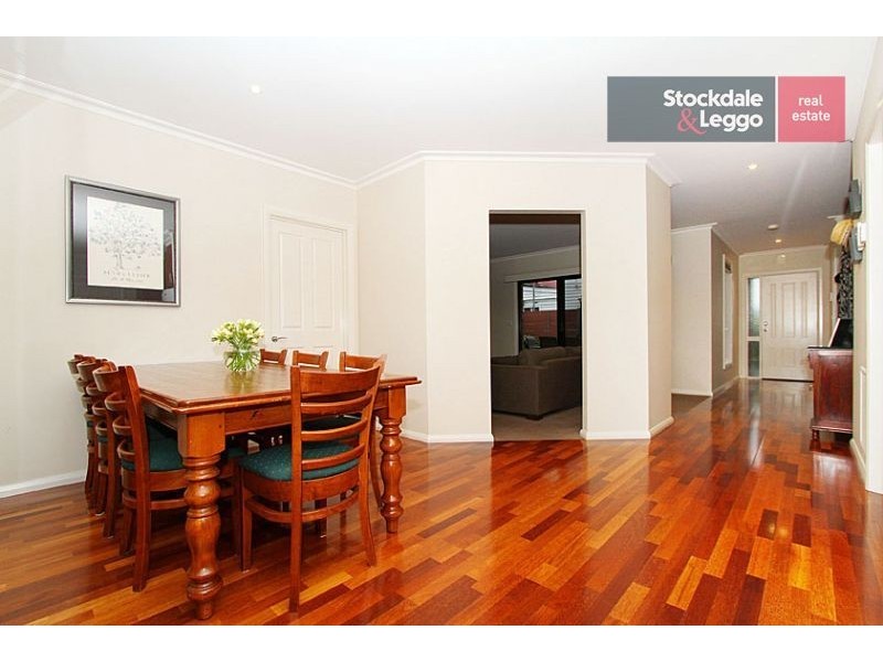 2/12 Cooper Street, Essendon VIC 3040