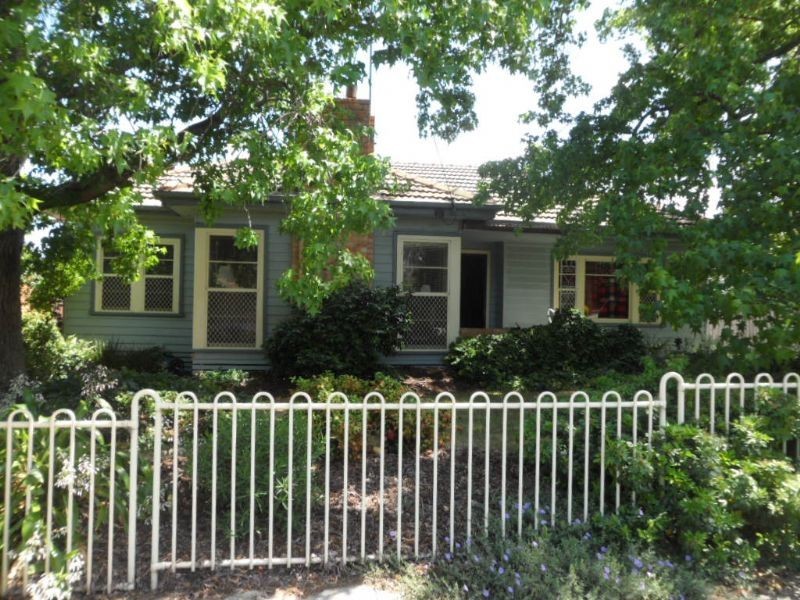 125 Deakin Street, Essendon VIC 3040