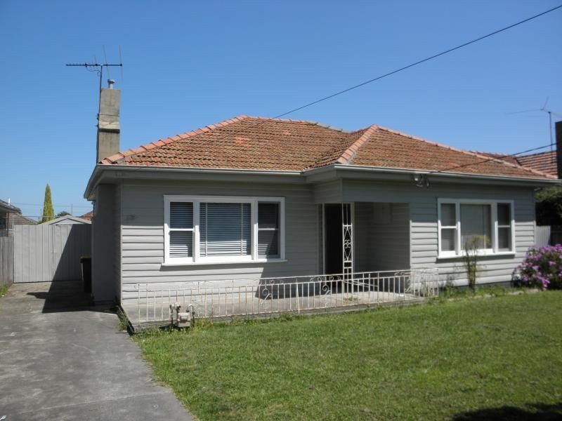 13 Carrington Road, Niddrie VIC 3042