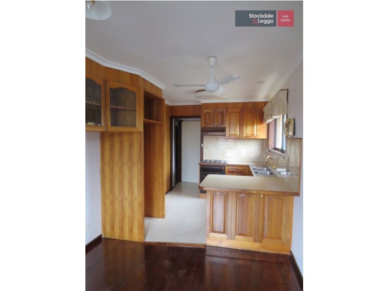 8 Athena Close, Tullamarine VIC 3043