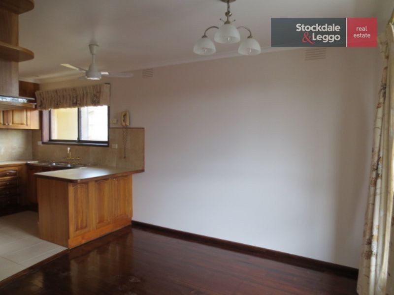 8 Athena Close, Tullamarine VIC 3043