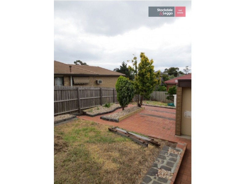 8 Athena Close, Tullamarine VIC 3043