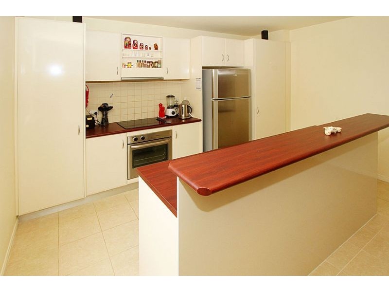 202/77 Village Way, Maribyrnong VIC 3032