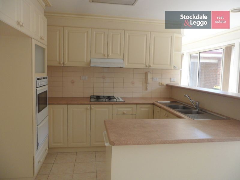 1/3 Dublin Avenue, Strathmore VIC 3041