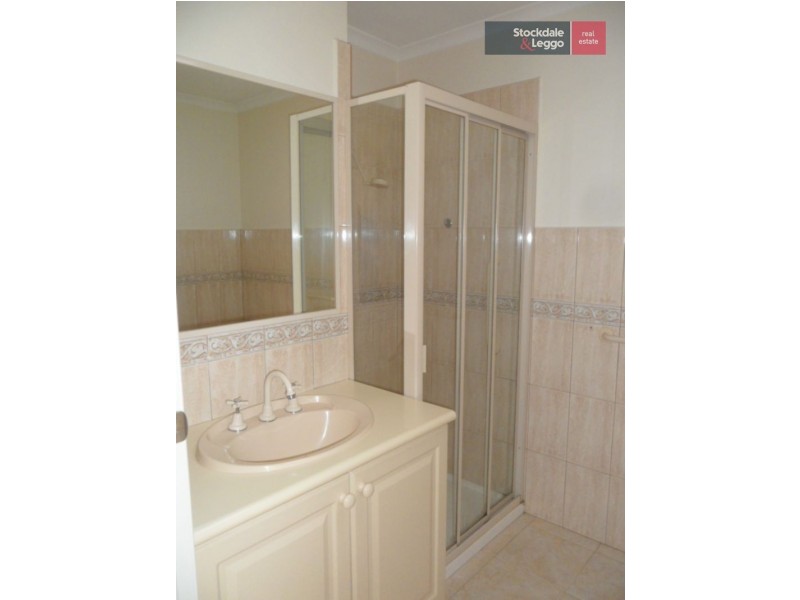 1/3 Dublin Avenue, Strathmore VIC 3041