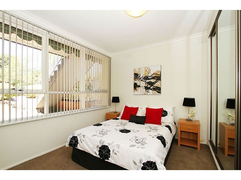 1/209 Napier Street, Essendon VIC 3040