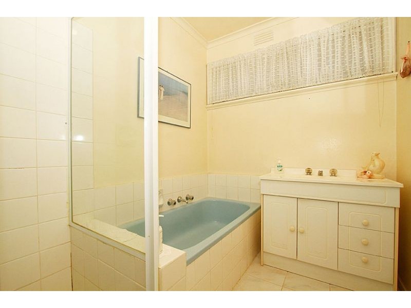 111 Noga Avenue, Keilor East VIC 3033