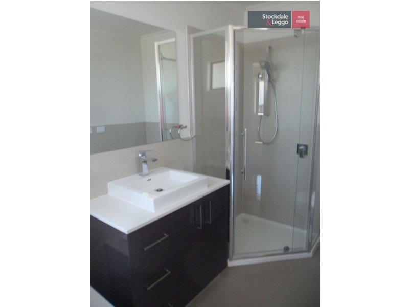 2/2-4 Reynolds Parade, Pascoe Vale South VIC 3044