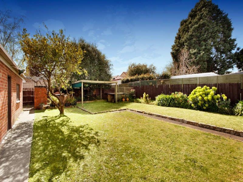 44 Hayes Road, Strathmore VIC 3041