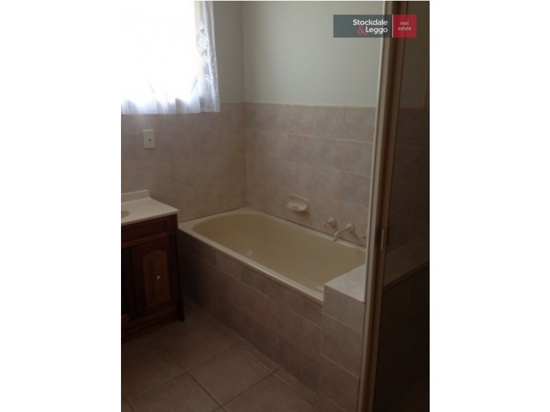 1/12 Telford Court, Sunshine VIC 3020