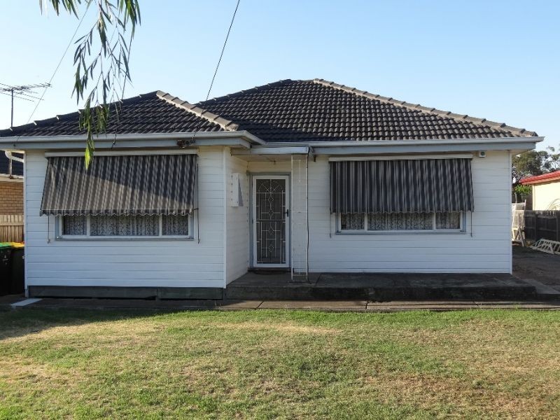 1/16 Hart Street, Airport West VIC 3042