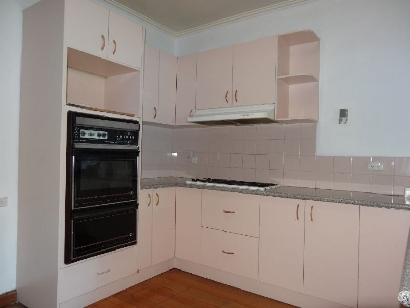 1/16 Hart Street, Airport West VIC 3042