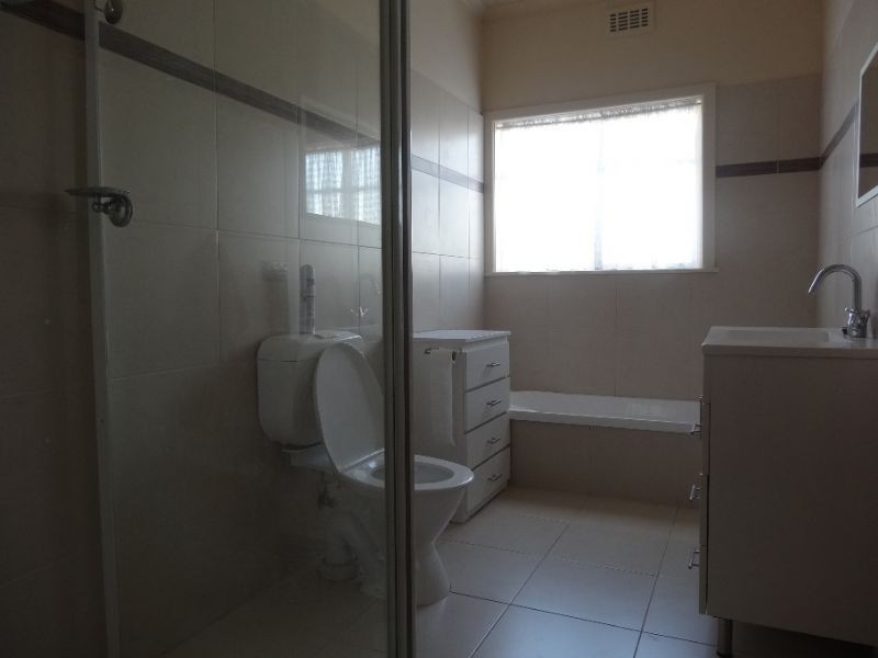 1/16 Hart Street, Airport West VIC 3042