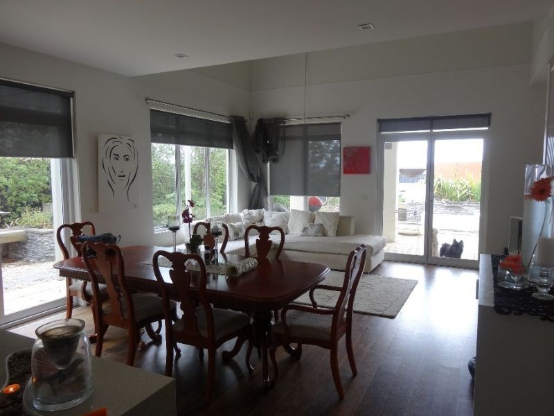 70 Sanctuary Lakes South Boulevard, Sanctuary Lakes VIC 3030