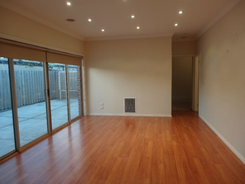 3/9 Tullamarina Avenue, Tullamarine VIC 3043