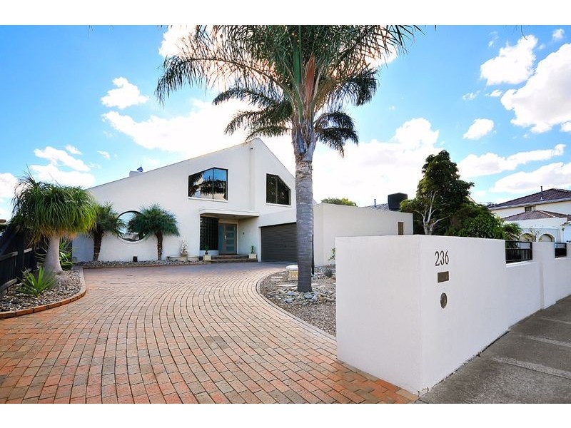 236 Burrowye Crescent, Keilor VIC 3036