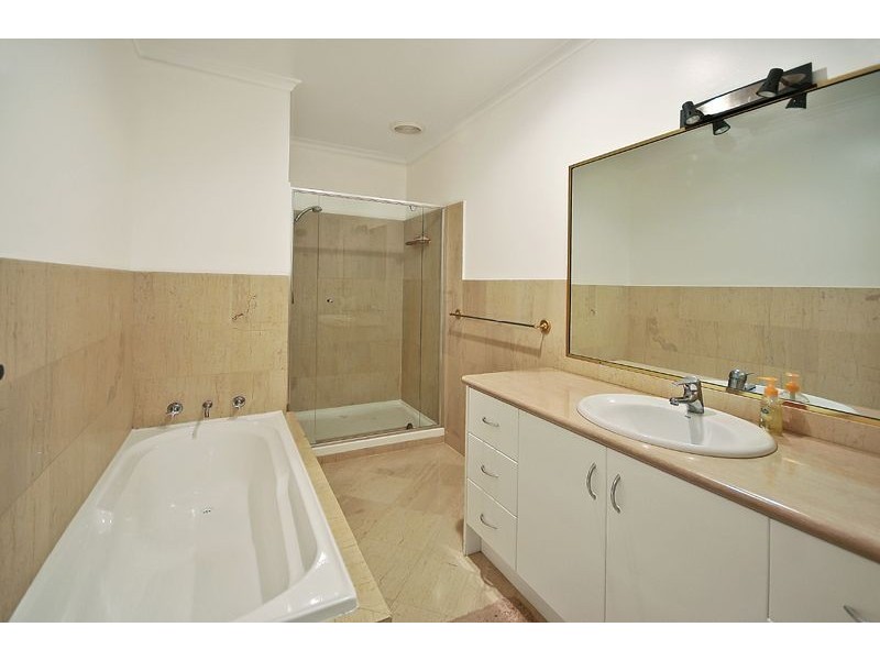 236 Burrowye Crescent, Keilor VIC 3036
