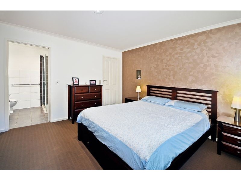236 Burrowye Crescent, Keilor VIC 3036
